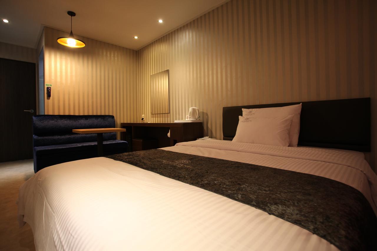 Lineplus Hotel Gimpo Bagian luar foto