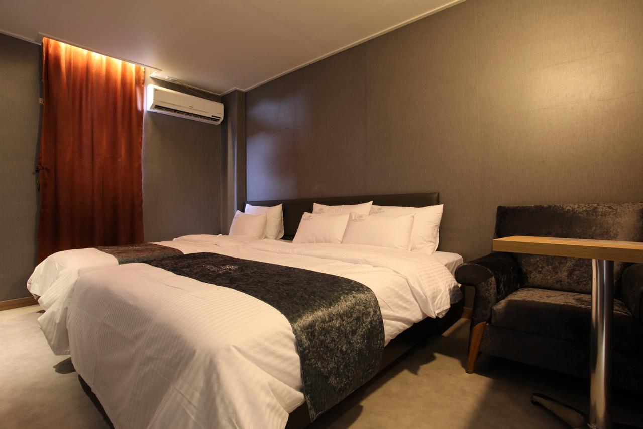 Lineplus Hotel Gimpo Bagian luar foto