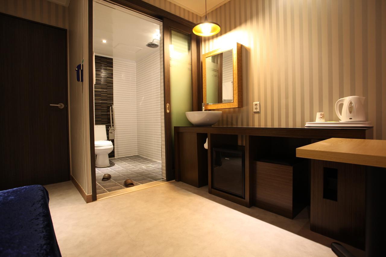 Lineplus Hotel Gimpo Bagian luar foto