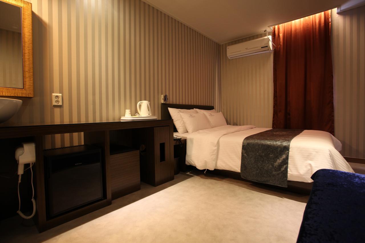 Lineplus Hotel Gimpo Bagian luar foto